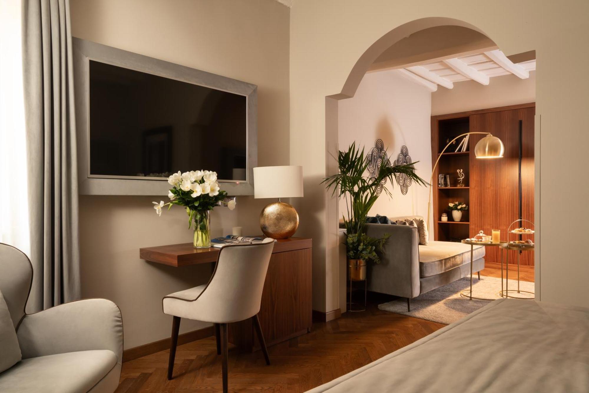 Junior Suite,1537081450:JPEG