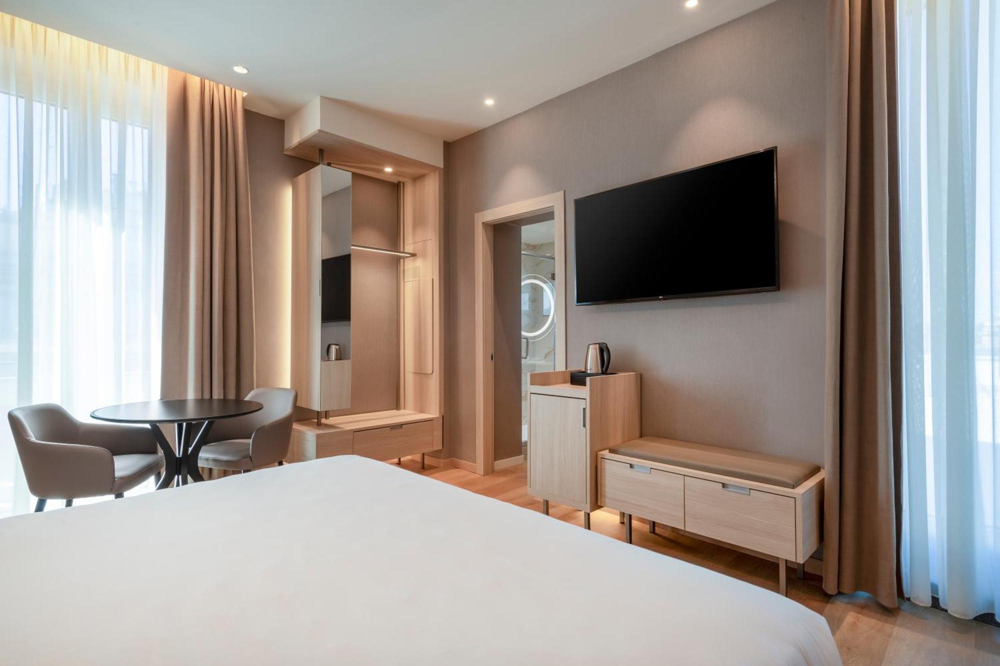 Deluxe Room with Balcony,1608783960:JPEG