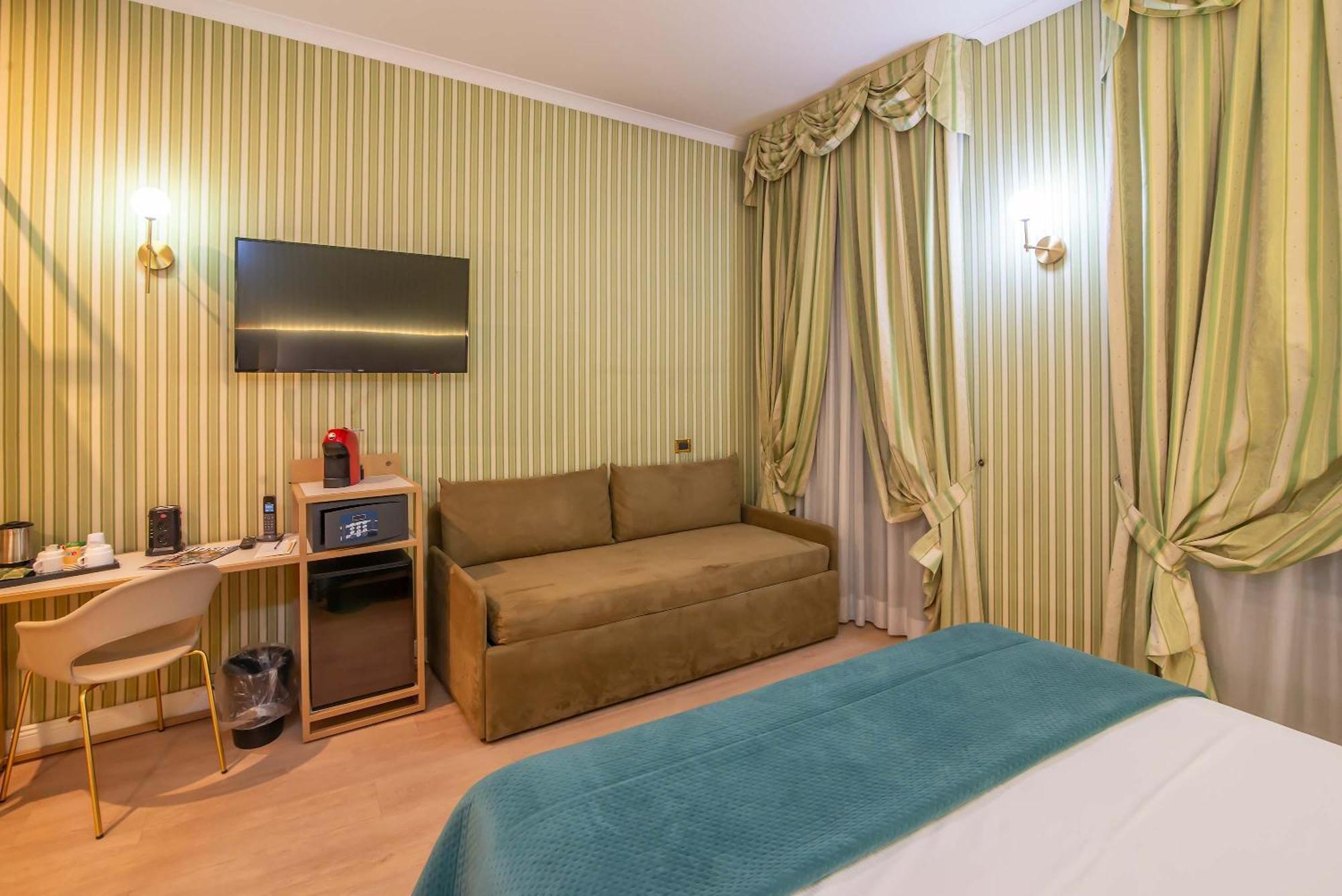 Triple Room