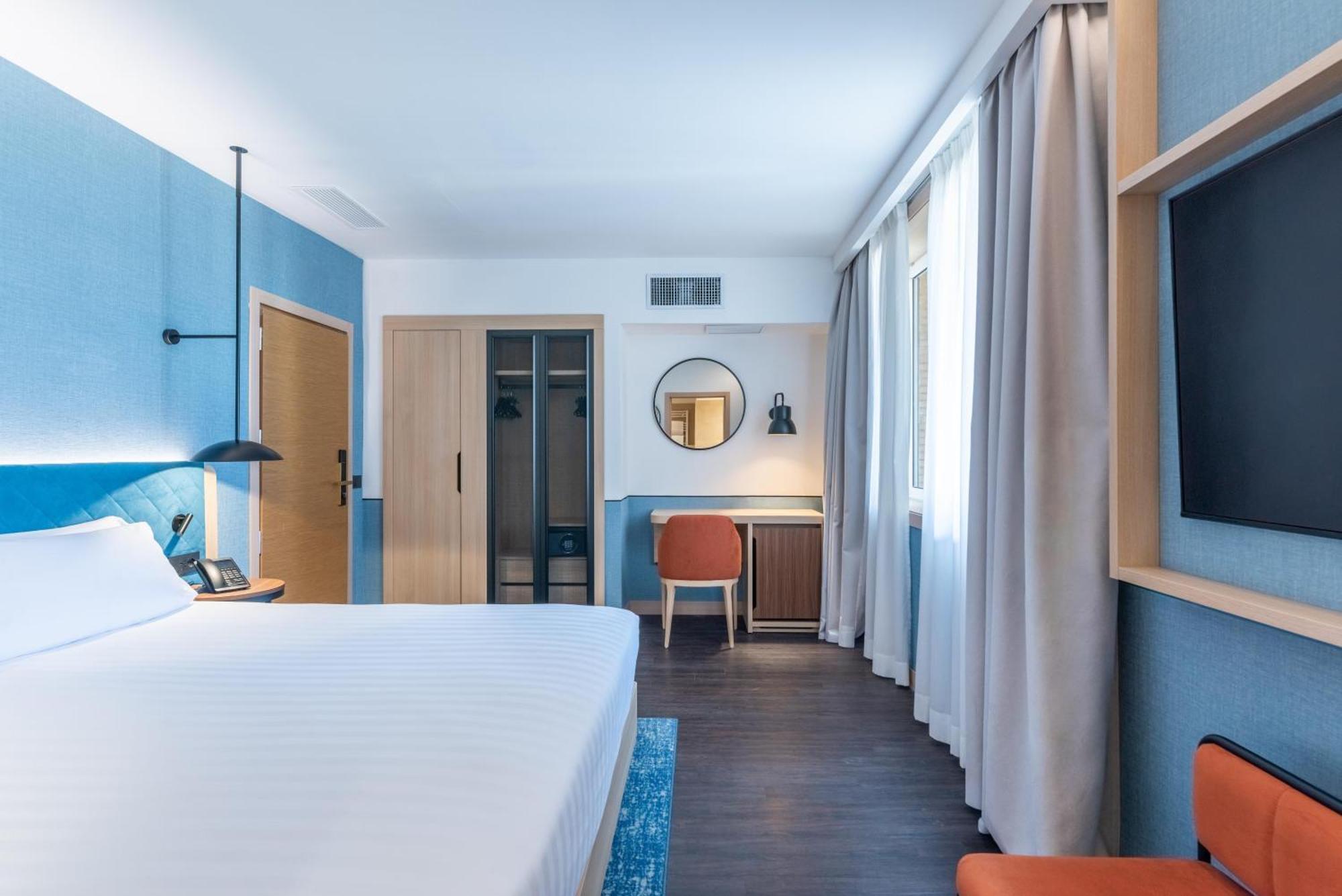 King Room - Mobility Accessible,1756501809:JPEG