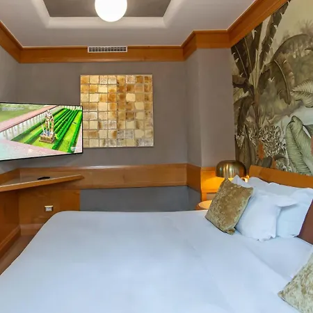 Hotel White-2